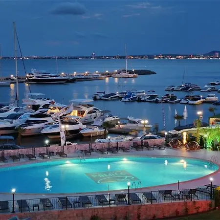 In Panorama Bay 2 سفيتي فلاس